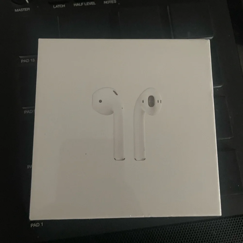 White Wireless Earbuds